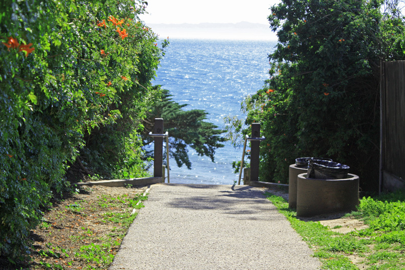 209 Cooper Road Santa Barbara, CA 93109 - Photo 8 of 10 Path to the beach, one block away