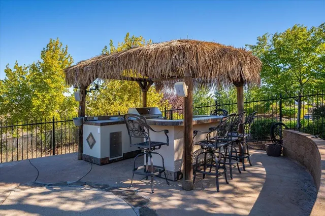 $800,000 | 827 Santa Cruz Drive, Redding, CA 96003