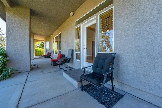 $800,000 | 827 Santa Cruz Drive, Redding, CA 96003