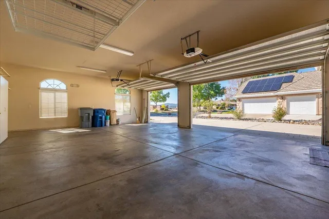 $800,000 | 827 Santa Cruz Drive, Redding, CA 96003