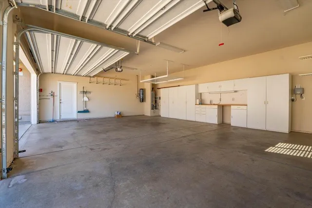 $800,000 | 827 Santa Cruz Drive, Redding, CA 96003