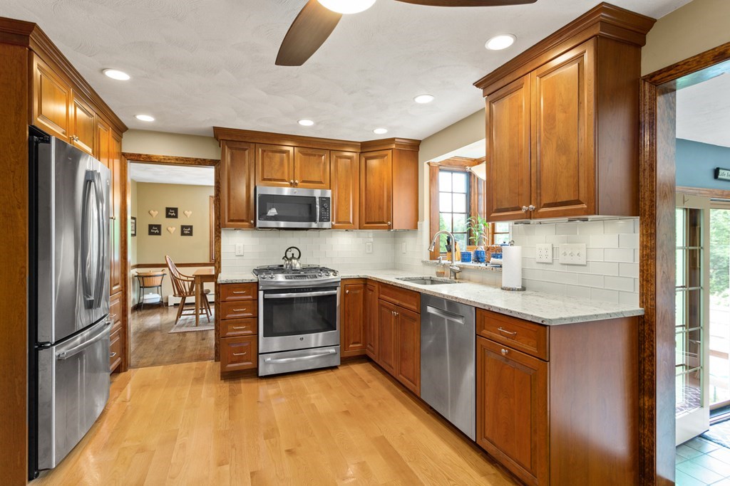 375 Winter Street Walpole, MA 02081 - Photo 7 of 42