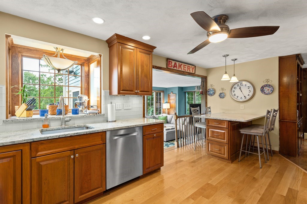 375 Winter Street Walpole, MA 02081 - Photo 10 of 42