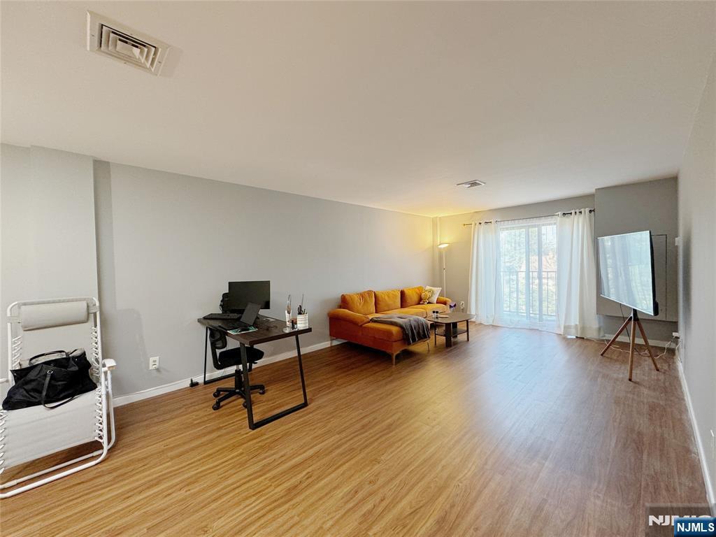 99 Teaneck Road, Unit 305 Ridgefield Park, NJ 07660 - Photo 4 of 8