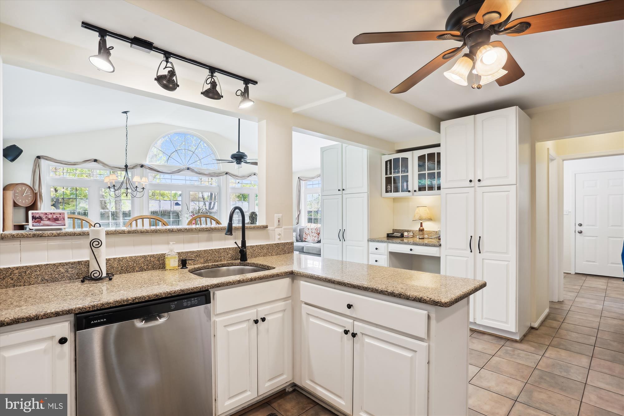 15405 Tindlay Street Silver Spring, MD 20905 - Photo 13 of 93 Kitchen