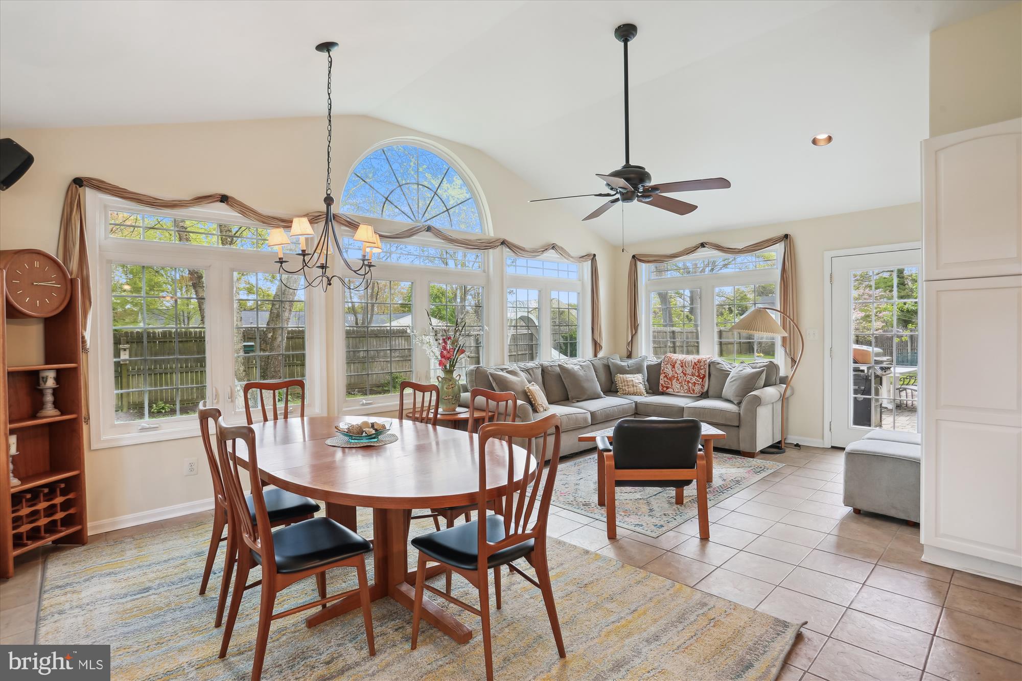 15405 Tindlay Street Silver Spring, MD 20905 - Photo 18 of 93 Sun Room