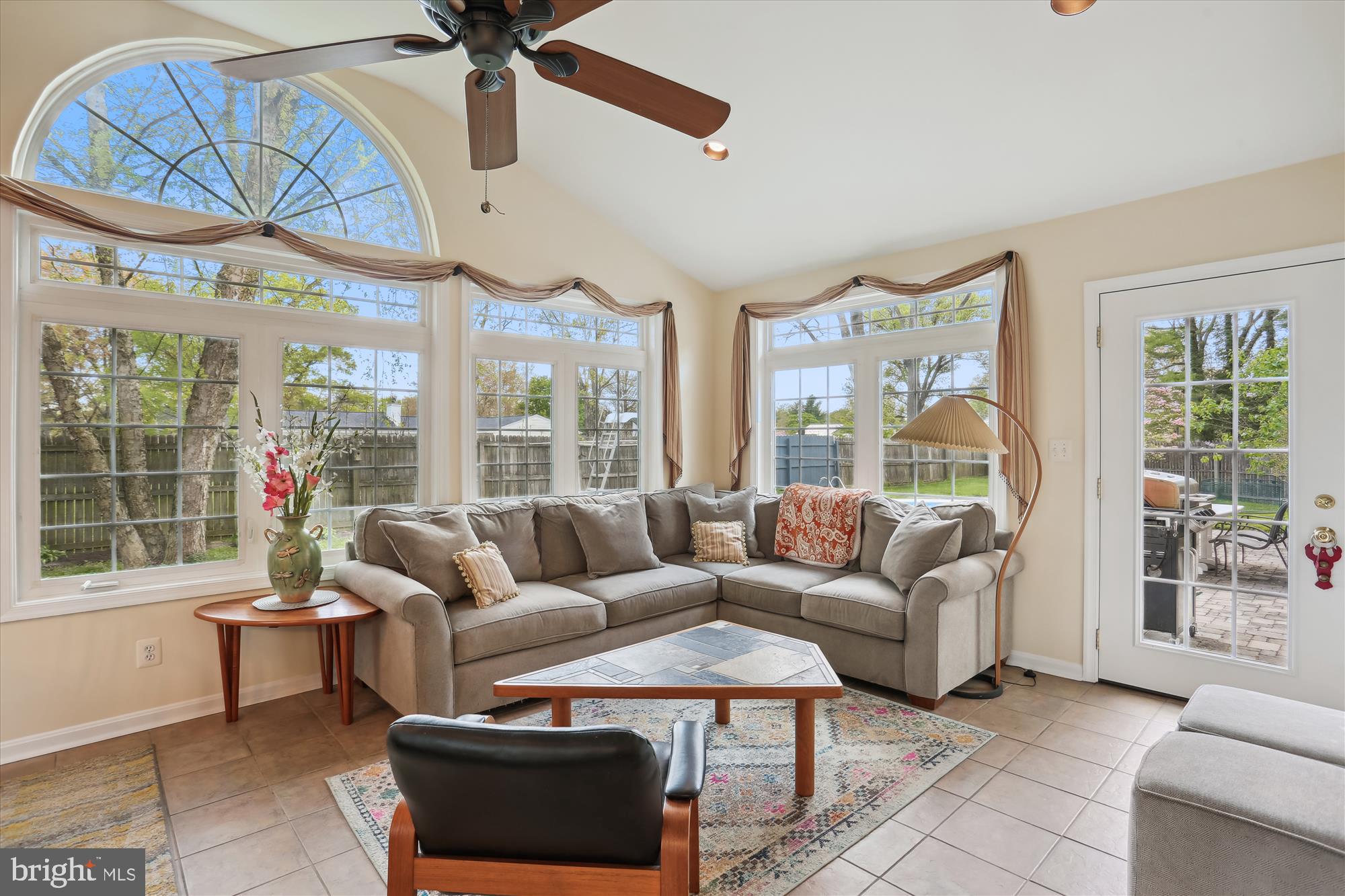15405 Tindlay Street Silver Spring, MD 20905 - Photo 19 of 93 Sun Room