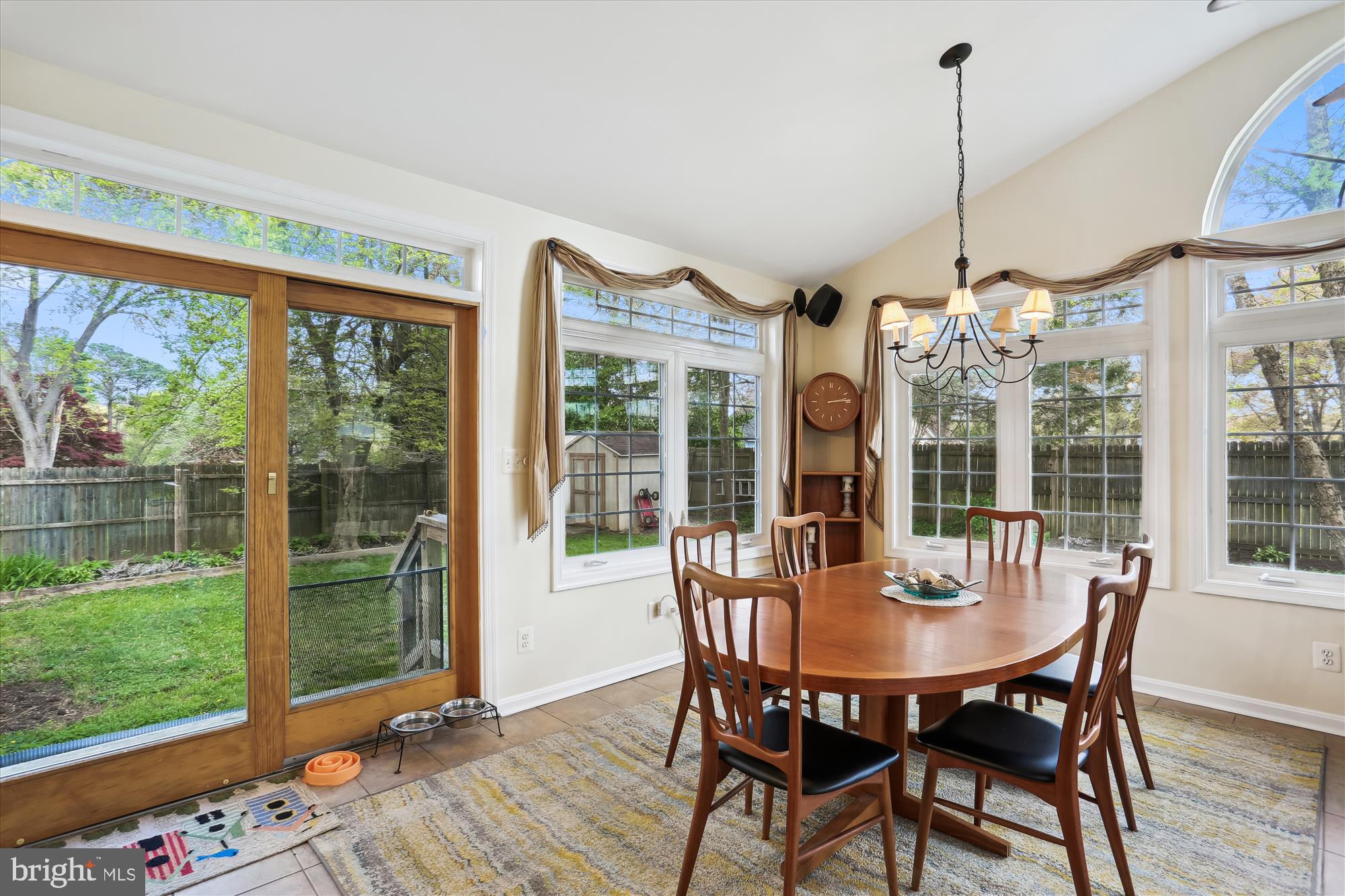 15405 Tindlay Street Silver Spring, MD 20905 - Photo 21 of 93 Sun Room
