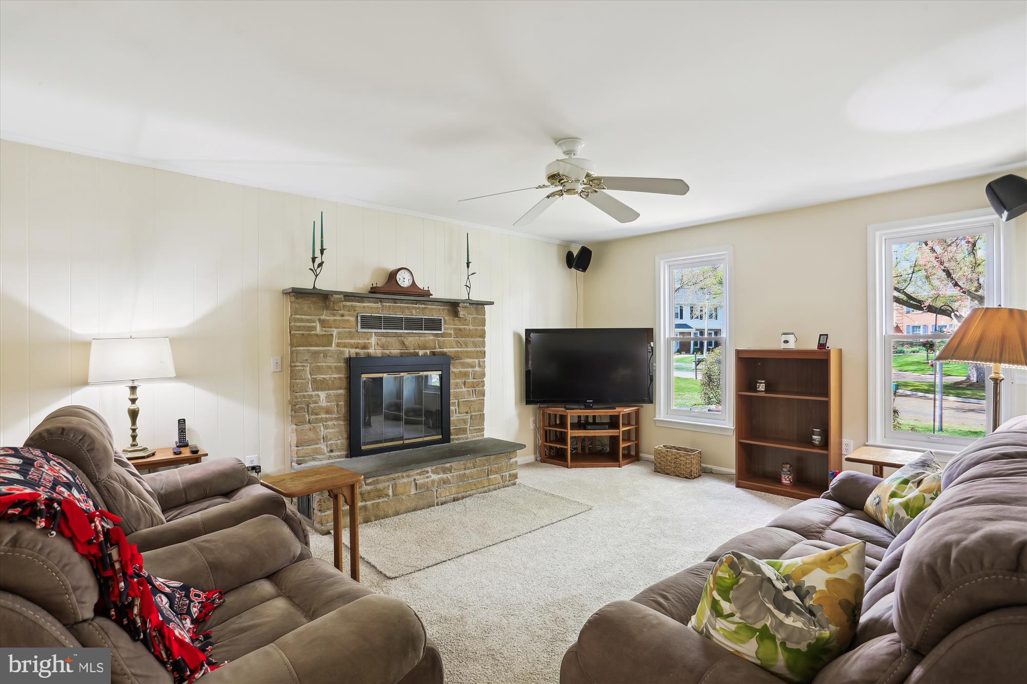 15405 Tindlay Street Silver Spring, MD 20905 - Photo 25 of 93 Family Room
