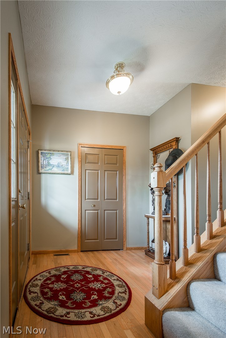 1977 Summerchase Road Northeast Canton, OH 44721 - Photo 2 of 18 Foyer