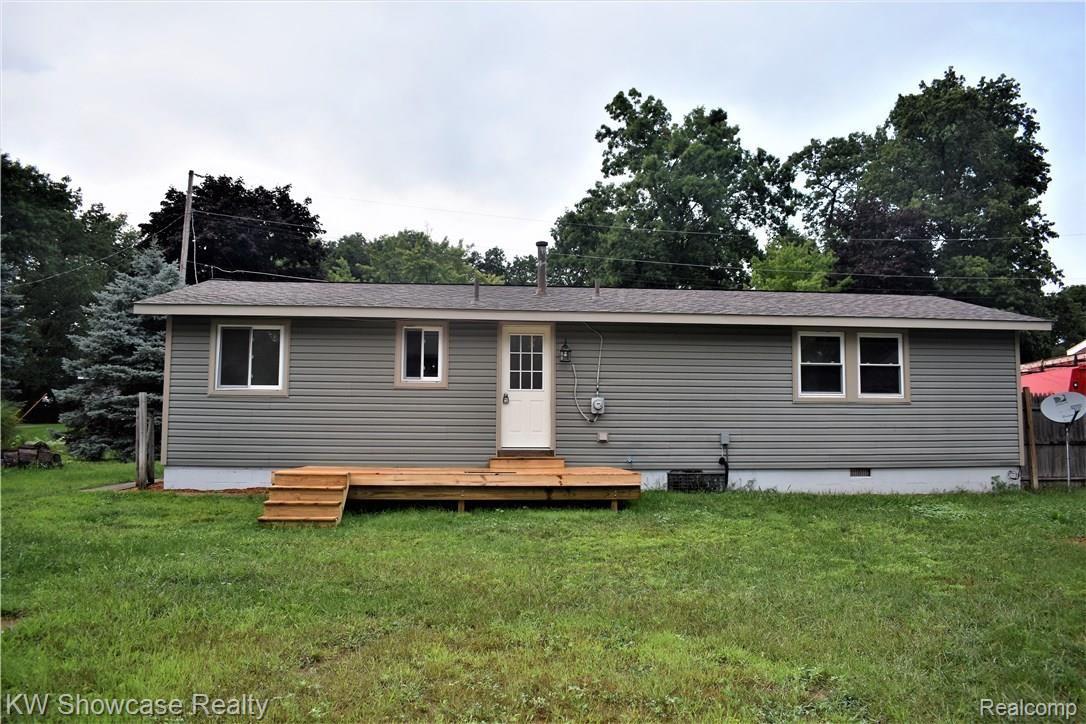 697 Snyder Road Highland, MI 48357 - Photo 22 of 23 DSC_0679.JPG