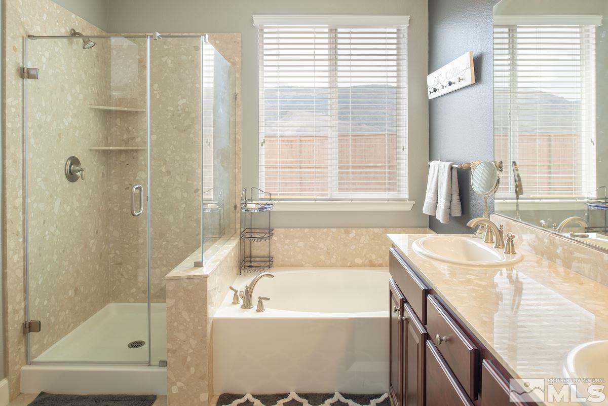 10664 Foxberry Park Drive Reno, NV 89521 - Photo 9 of 25 Photo 9