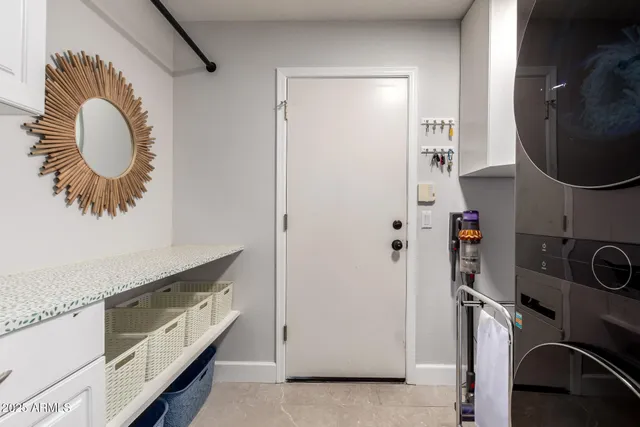 $725,000 | 688 West Juanita Avenue, Gilbert, AZ 85233