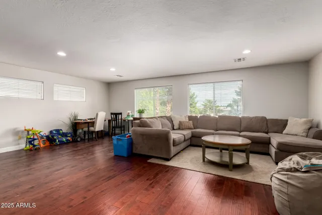 $725,000 | 688 West Juanita Avenue, Gilbert, AZ 85233