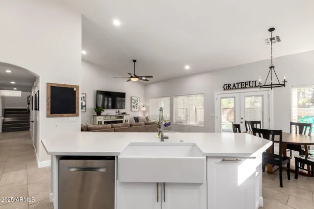 $725,000 | 688 West Juanita Avenue, Gilbert, AZ 85233