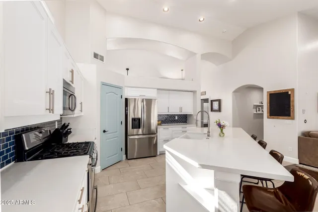 $725,000 | 688 West Juanita Avenue, Gilbert, AZ 85233