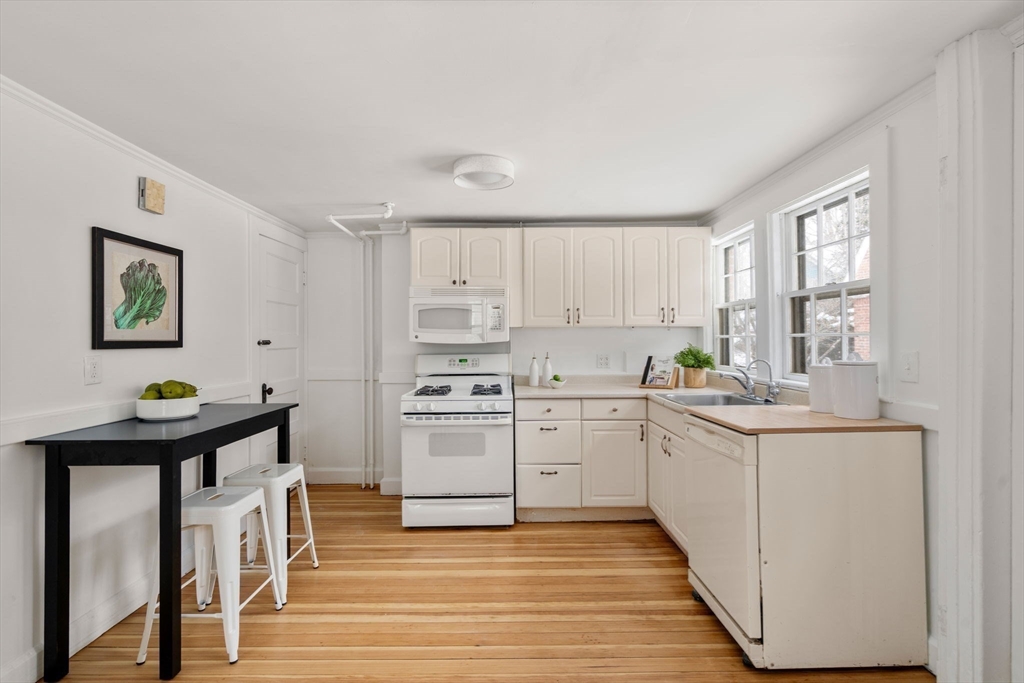 71 Highland Road Brookline, MA 02445 - Photo 8 of 19