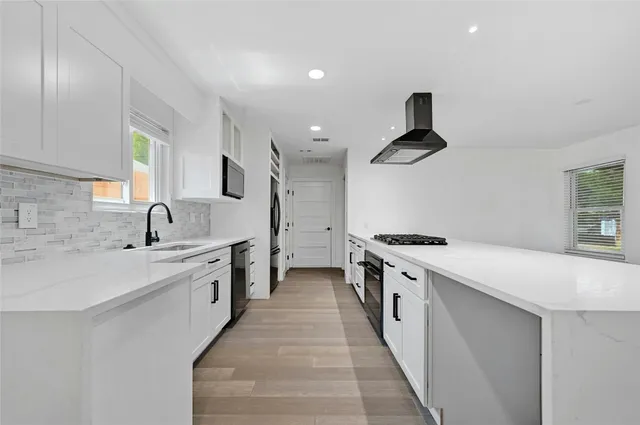 $654,900 | 3600 Alexandria Drive, Austin, TX 78749