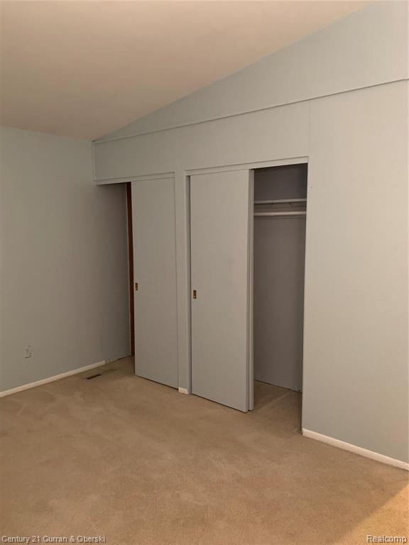 27860 Peppermill Road Farmington Hills, MI 48331 - Photo 13 of 28