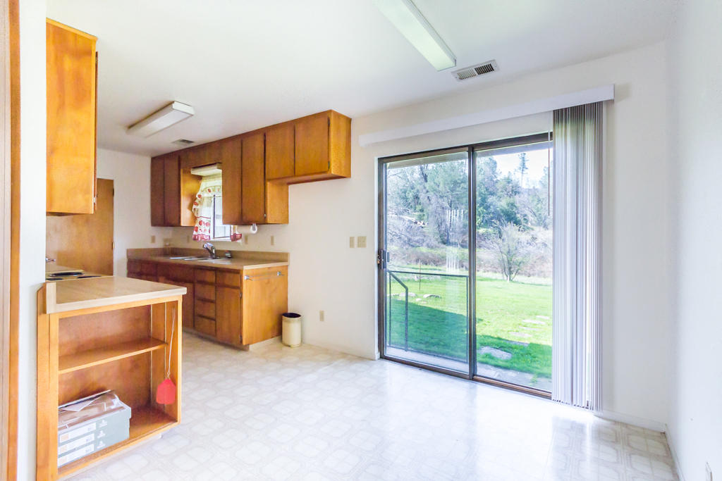 11866 Platina Road Ono, CA 96047 - Photo 5 of 17 15 kitchen