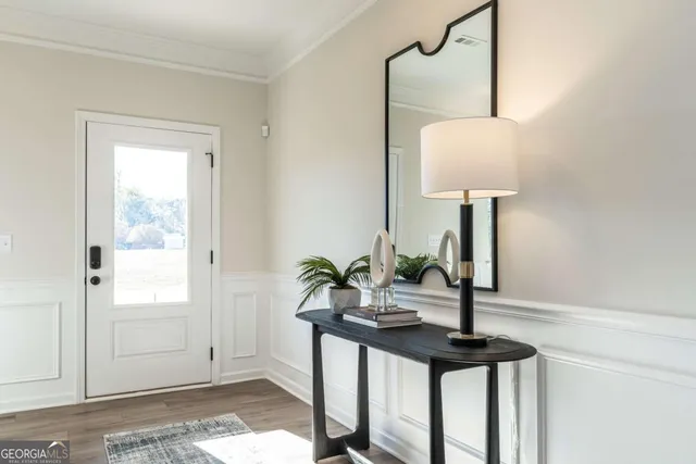 a view of entryway with a potted plant