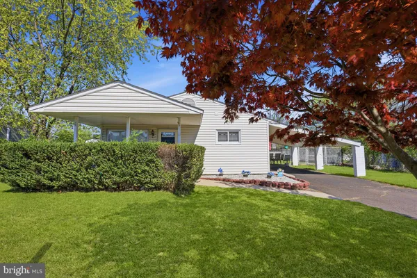 $389,000 | 14 Dewberry Lane, Levittown, PA 19055