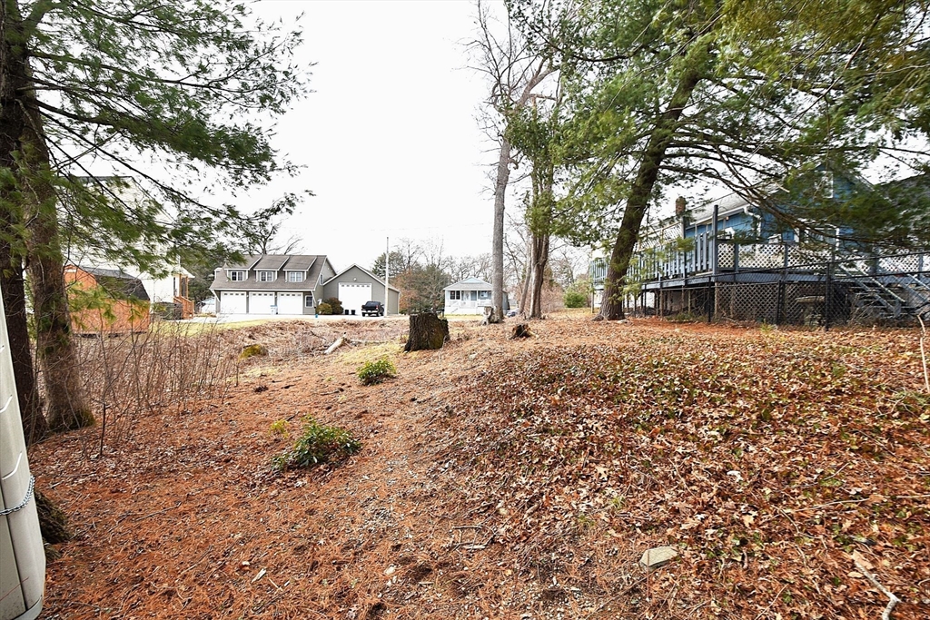 16 Black Point Road Webster, MA 01570 - Photo 3 of 9