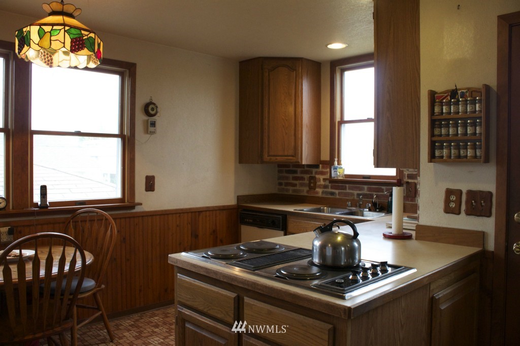 310 Williams Avenue North Renton, WA 98057 - Photo 6 of 15 Gallery Image 6