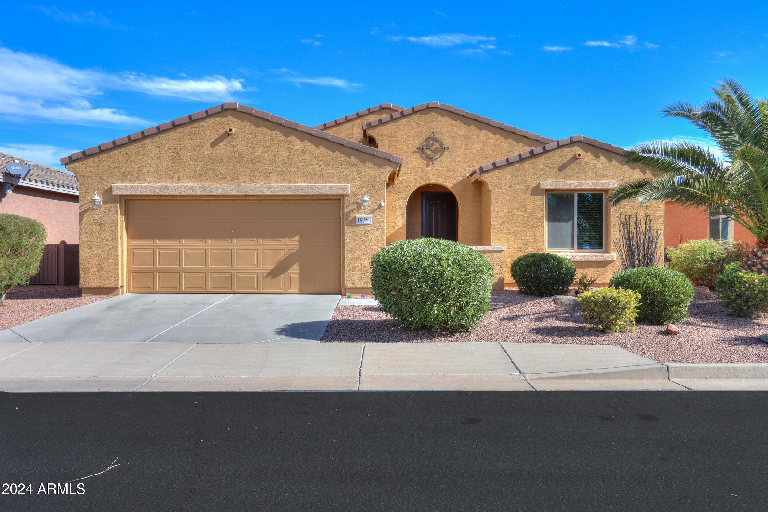 19757 North Flamingo Road Maricopa, AZ 85138 - Photo 1 of 38 01