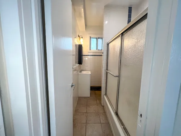 $1,700 | 236 Greenwich Avenue, Unit 5, Stamford, CT 06902