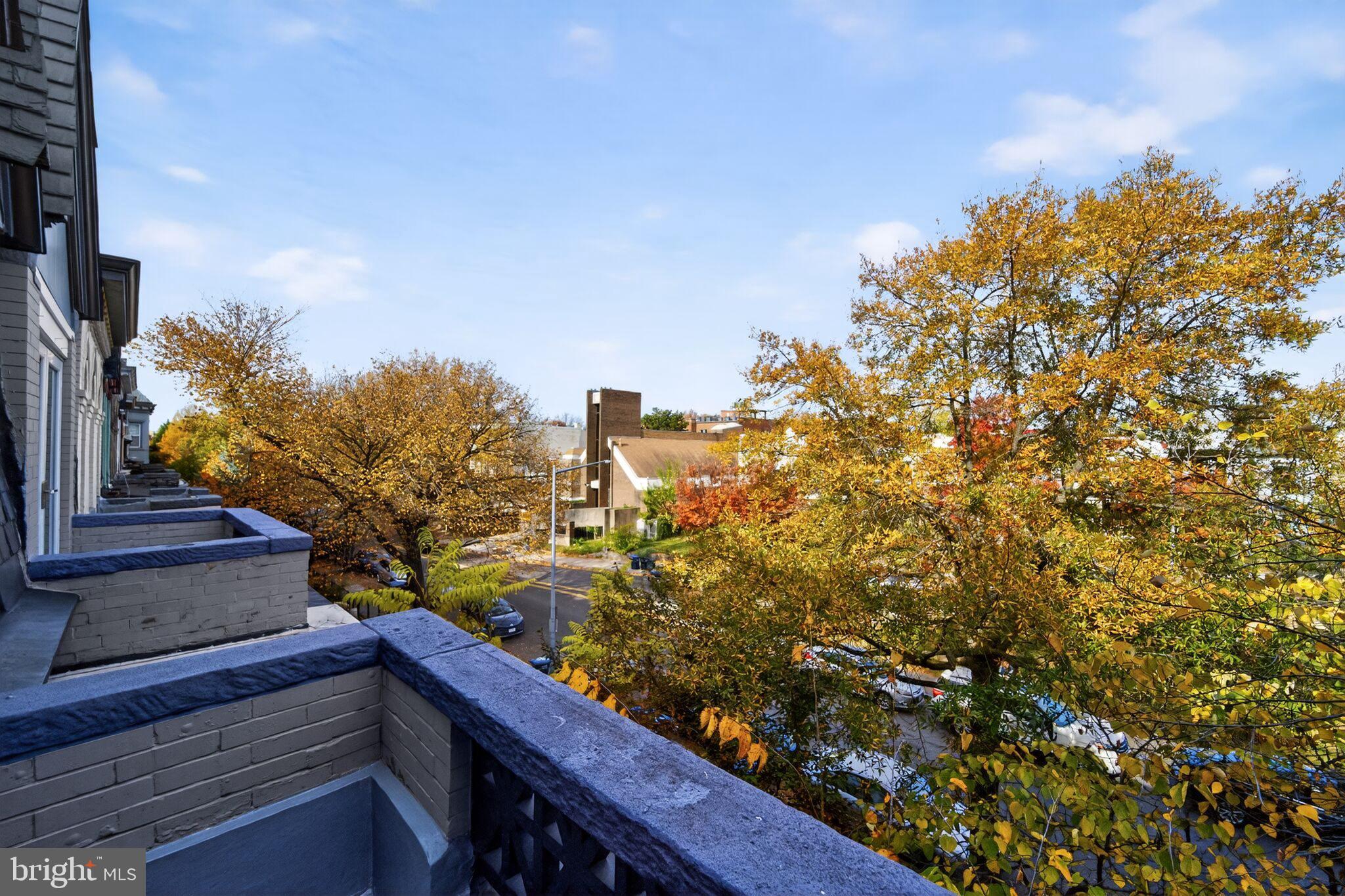1000 Park Road Northwest Washington, DC 20010 - Photo 14 of 20 a view of a city from a terrace