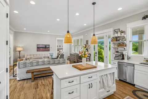 $900,000 | 1765 Theta Pike, Columbia, TN 38401