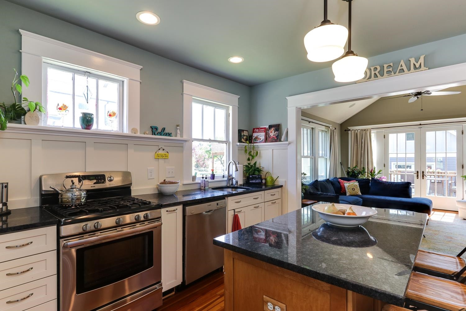 211 Grand Avenue Raleigh, NC 27606 - Photo 9 of 29 Photo 9