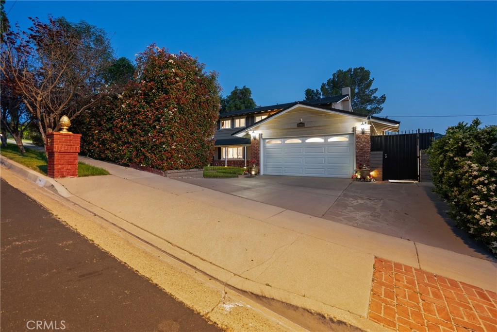 23810 Fambrough Street Newhall, CA 91321 - Photo 11 of 75