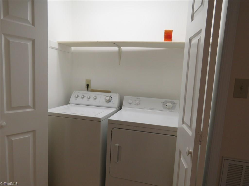 129 Pebble Rdg Lane Winston-Salem, NC 27104 - Photo 22 of 24 Laundry room