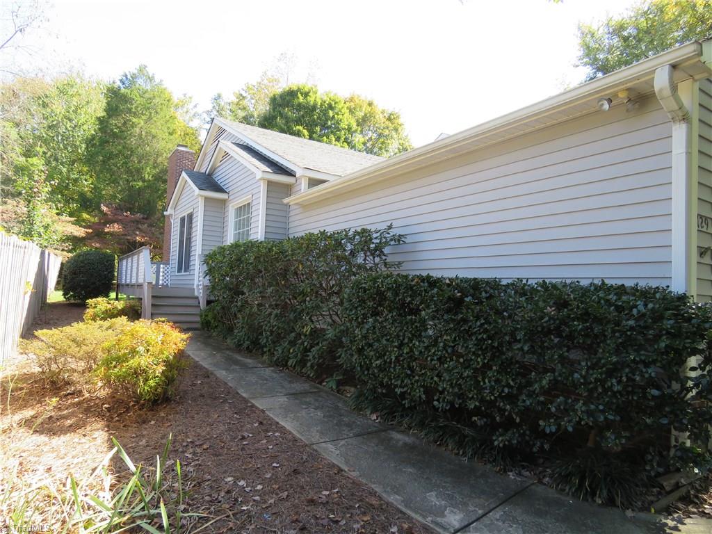 129 Pebble Rdg Lane Winston-Salem, NC 27104 - Photo 24 of 24 Entry to home