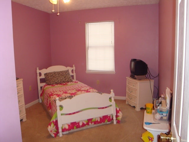 37 Village Road Lewisburg, WV 24901 - Photo 11 of 20 Bedroom