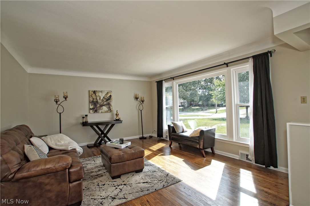 4843 North Sedgewick Road Cleveland, OH 44124 - Photo 5 of 31 Gallery Image 5