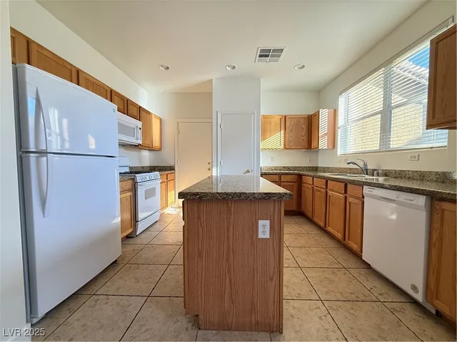 $1,850 | 8971 College Green Street, Las Vegas, NV 89148