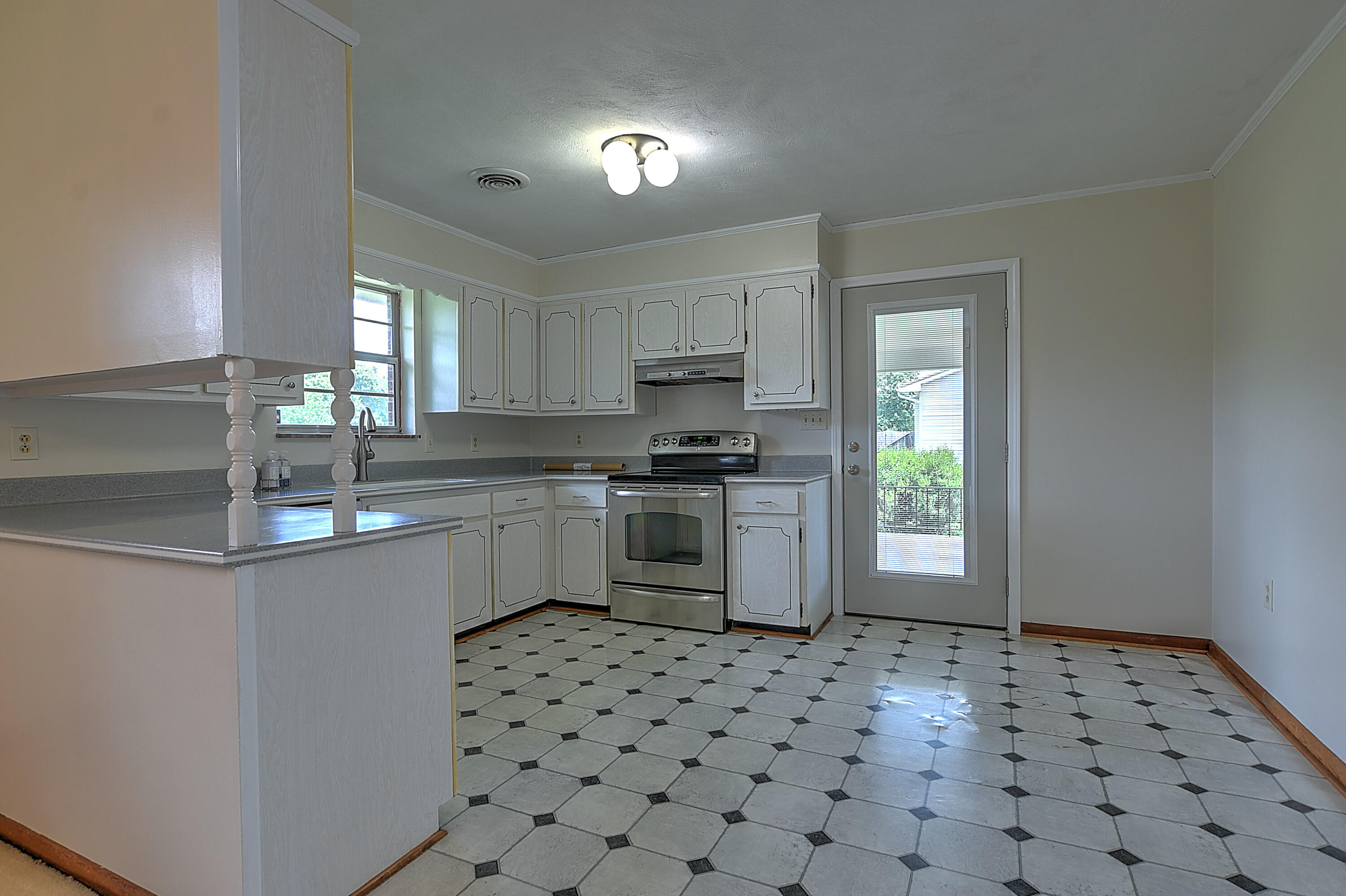 915 Meadowbrook Road Afton, TN 37616 - Photo 14 of 62 915 Meadowbrook-12