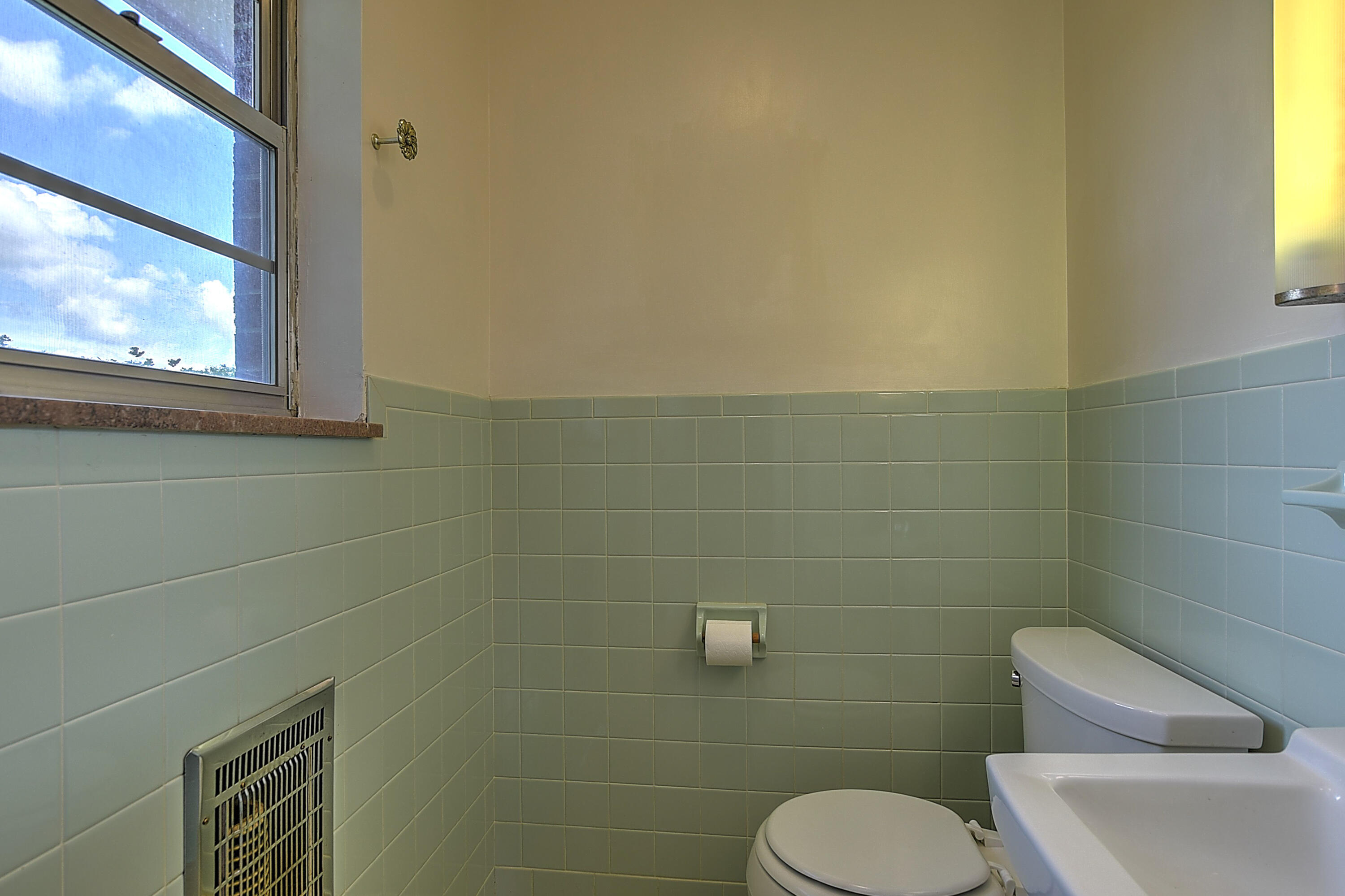 915 Meadowbrook Road Afton, TN 37616 - Photo 28 of 62 915 Meadowbrook-28