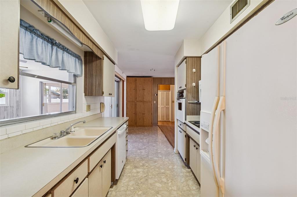 1507 Winding Way West Clearwater, FL 33764 - Photo 22 of 77