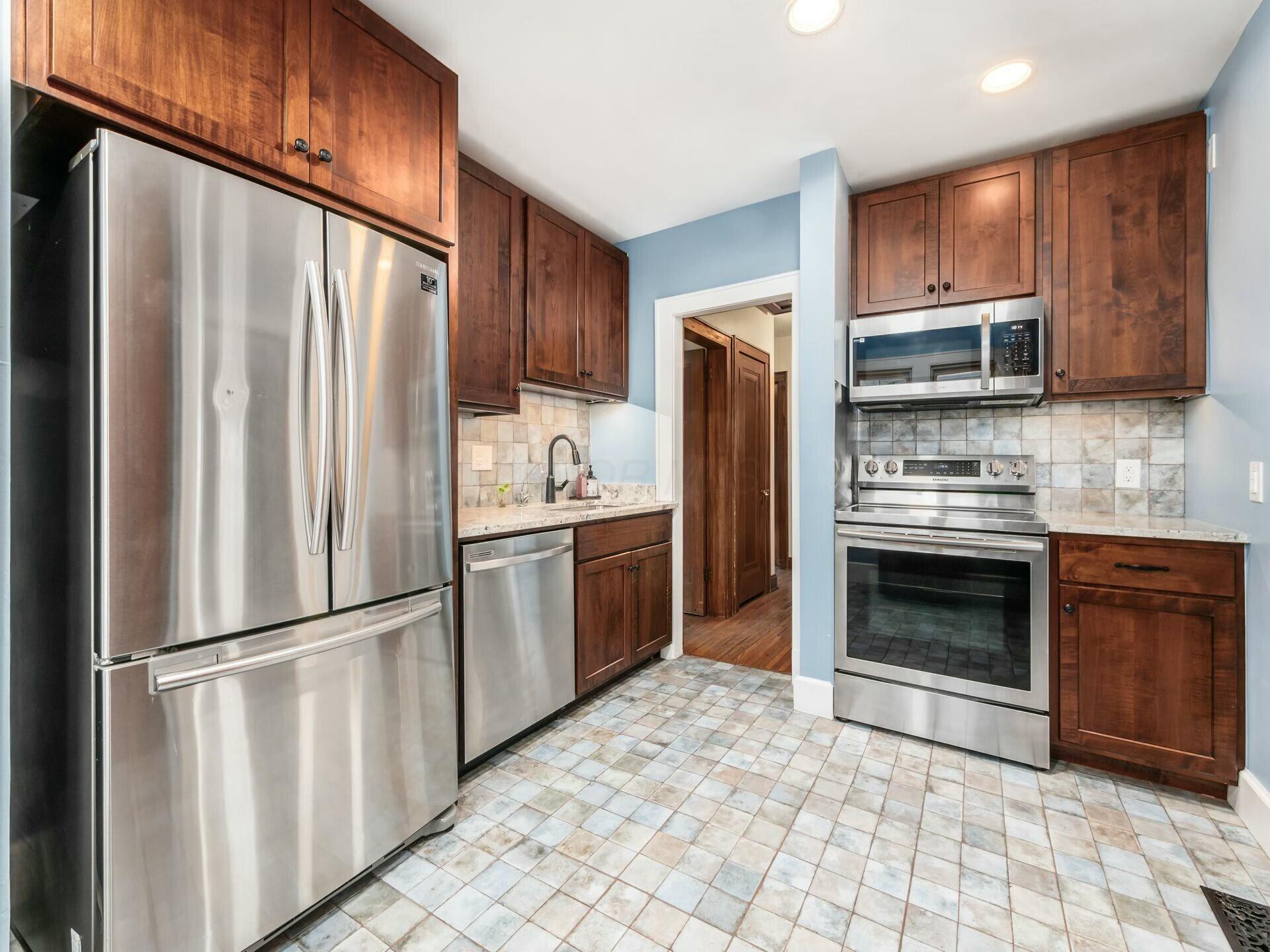 545 Tibet Road Columbus, OH 43202 - Photo 14 of 46 tempImageLS3ugD