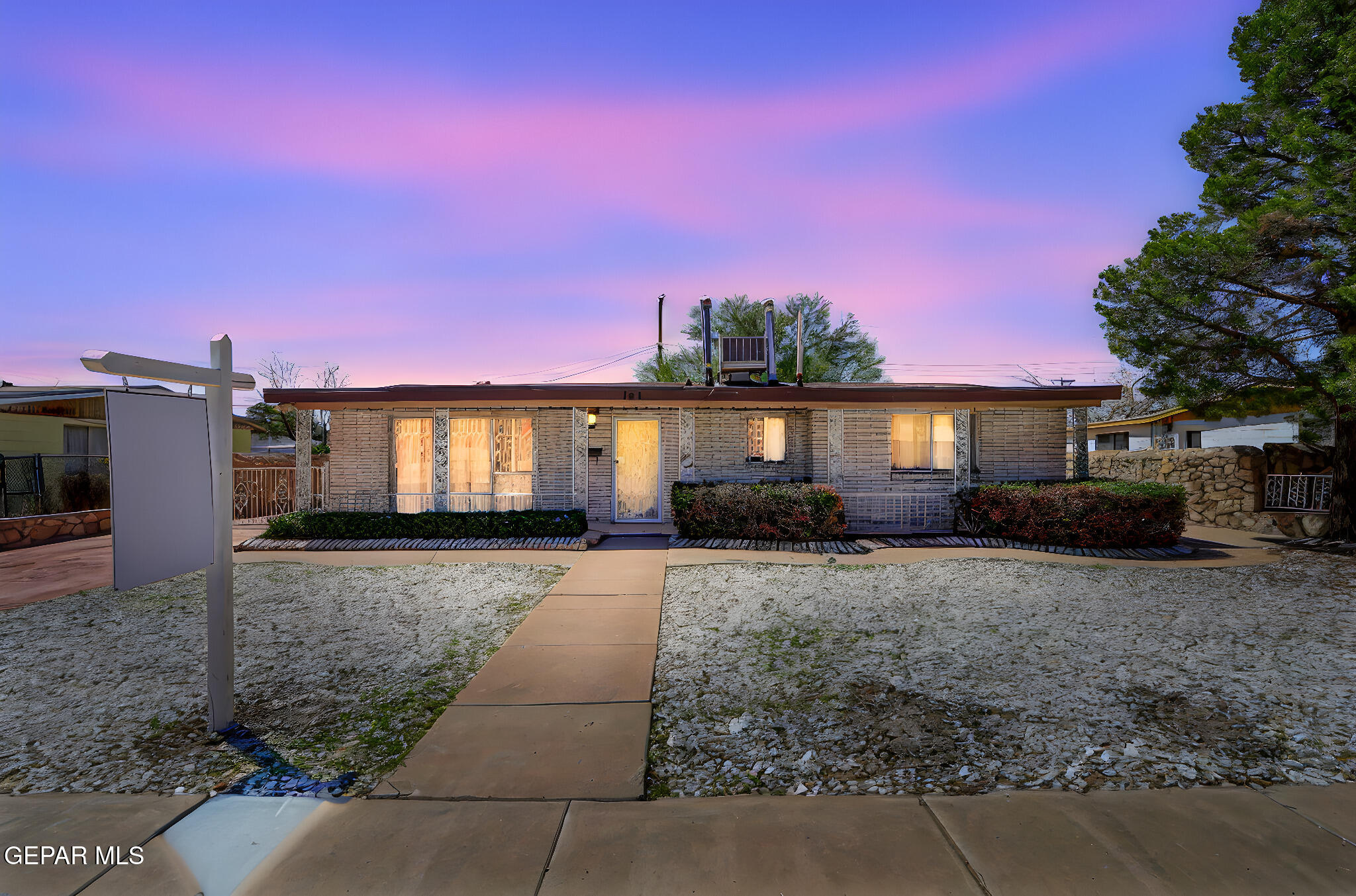 151 Aspen Road El Paso, TX 79915 - Photo 4 of 35 4-web-or-mls-IMG_9648 day to dusk