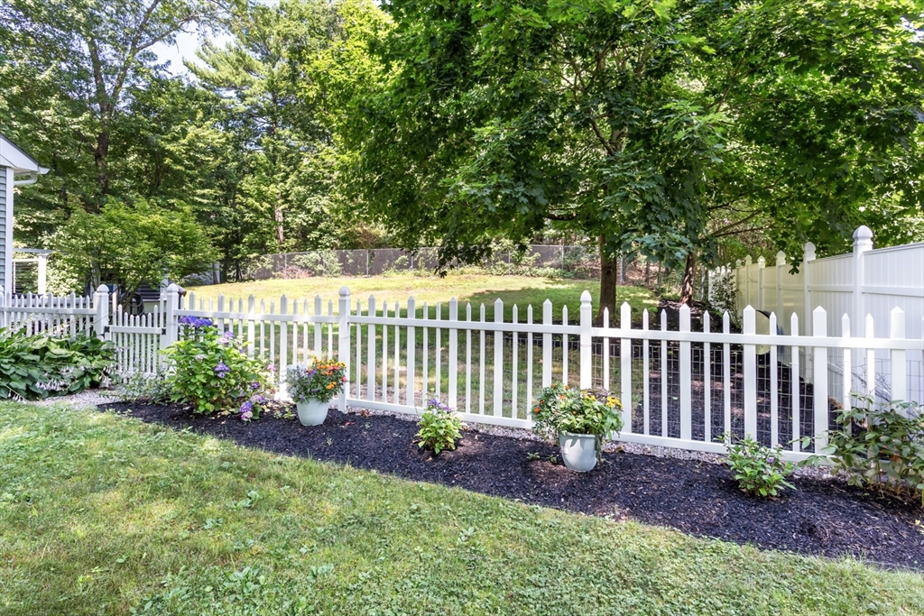 314 Pleasant Street Franklin, MA 02038 - Photo 6 of 40