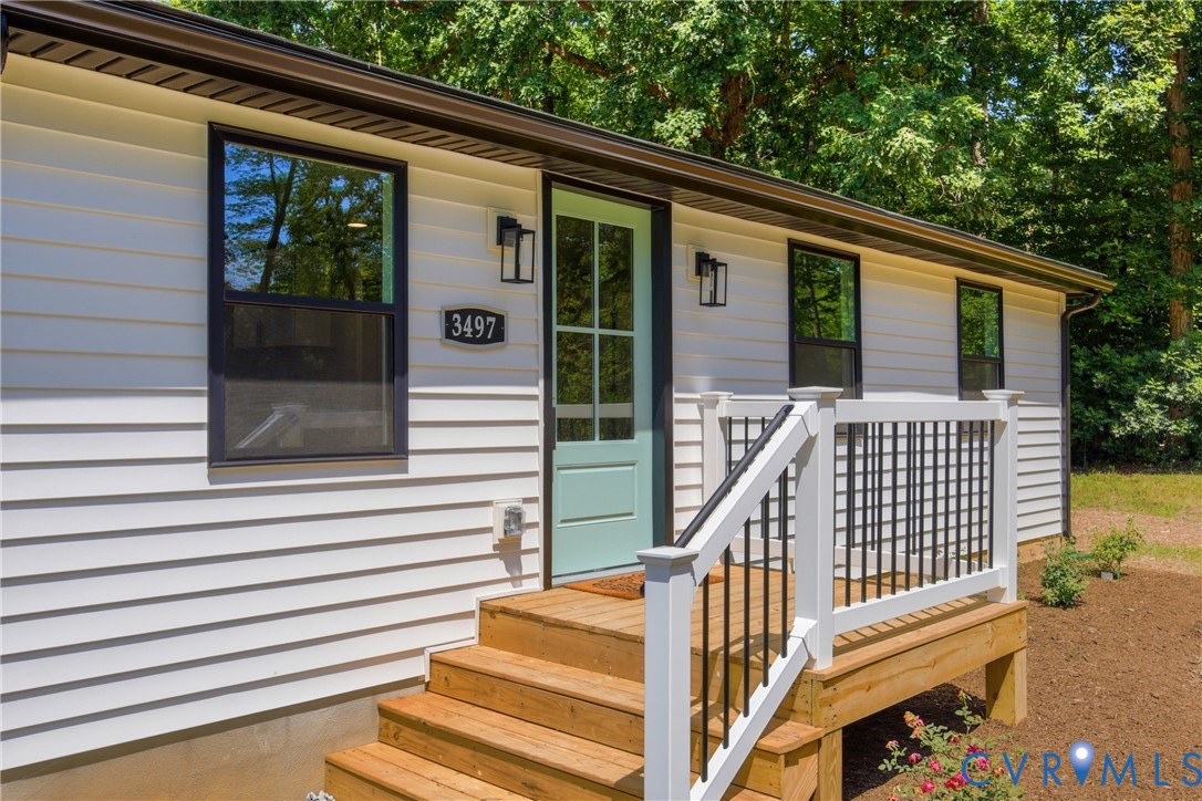 3497 Bumpass Road Beaverdam, VA 23015 - Photo 21 of 28 Inviting front entrance featuring a light blue doo