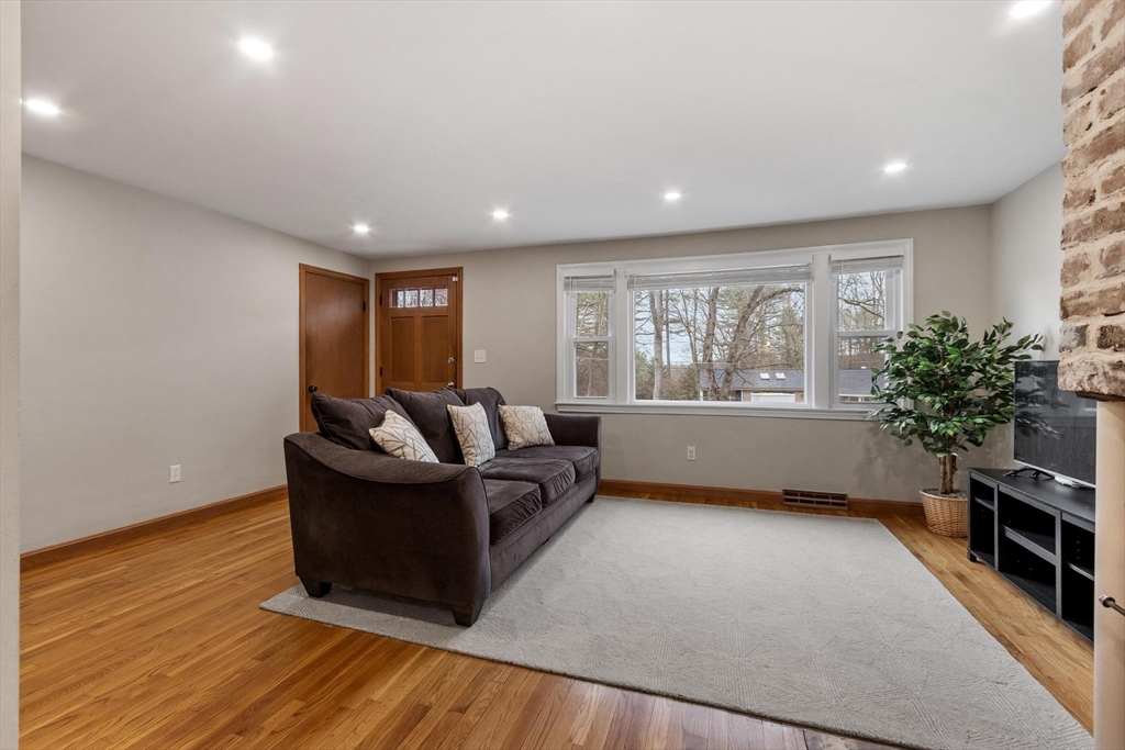 23 Monument Hill Road Chelmsford, MA 01824 - Photo 3 of 33