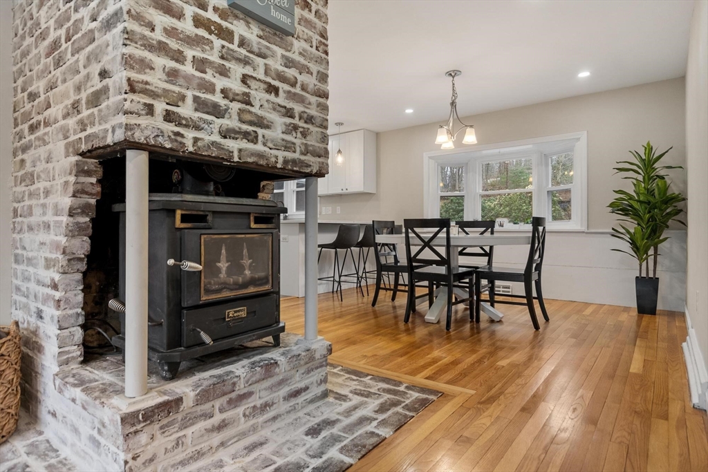 23 Monument Hill Road Chelmsford, MA 01824 - Photo 5 of 33