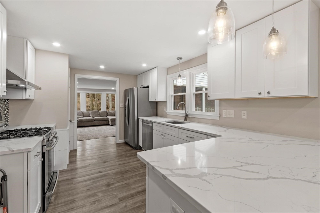 23 Monument Hill Road Chelmsford, MA 01824 - Photo 8 of 33