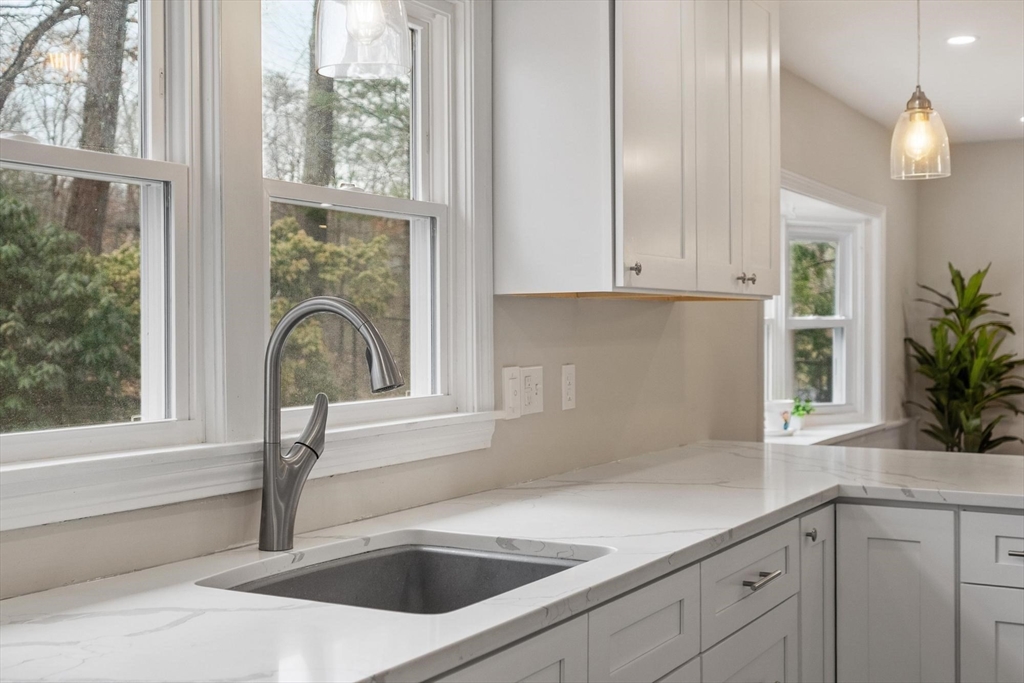 23 Monument Hill Road Chelmsford, MA 01824 - Photo 9 of 33